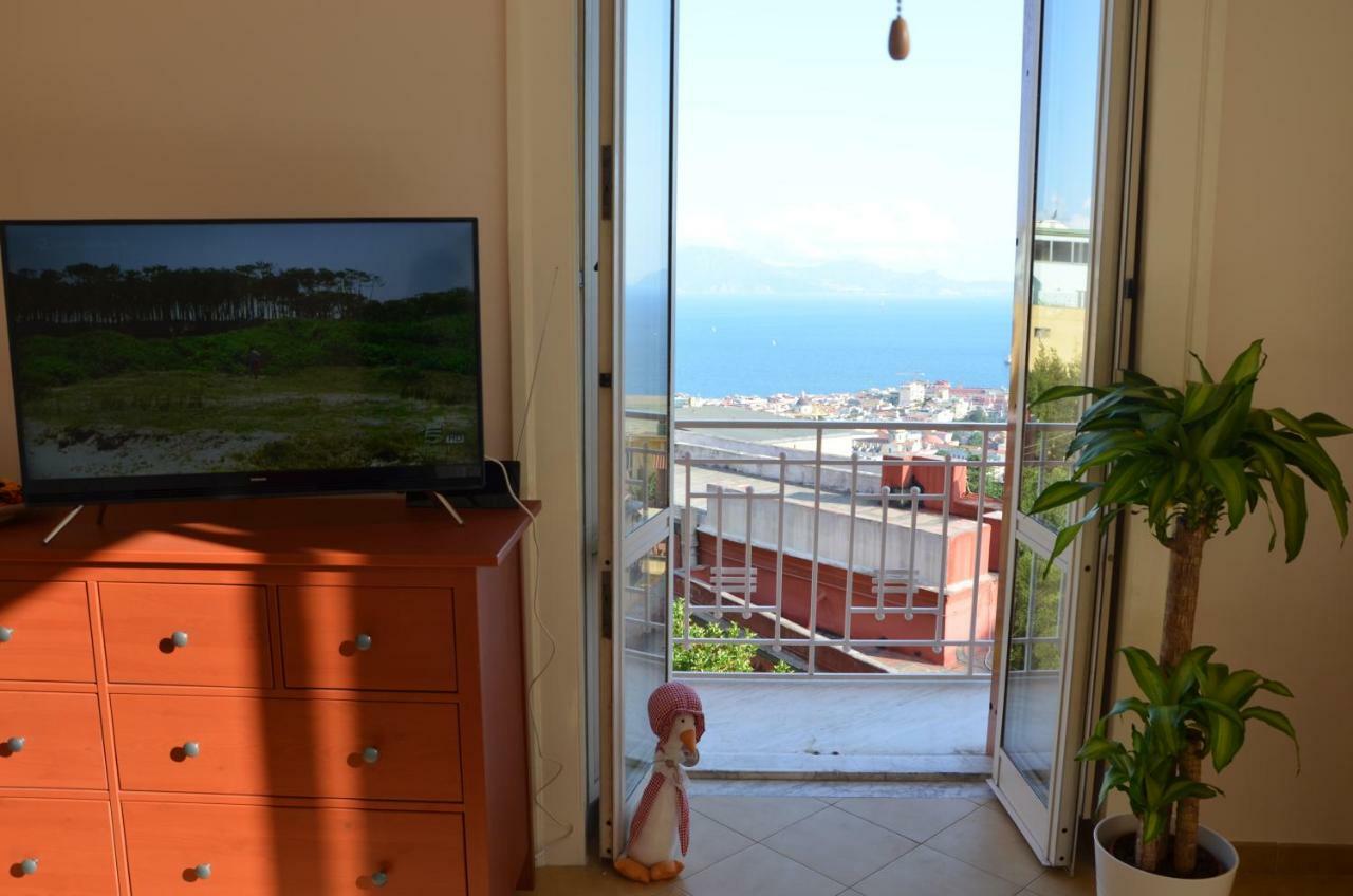 Appartamento Panoramico "Il Glicine" Неаполь Екстер'єр фото