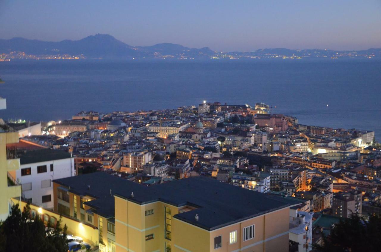 Appartamento Panoramico "Il Glicine" Неаполь Екстер'єр фото